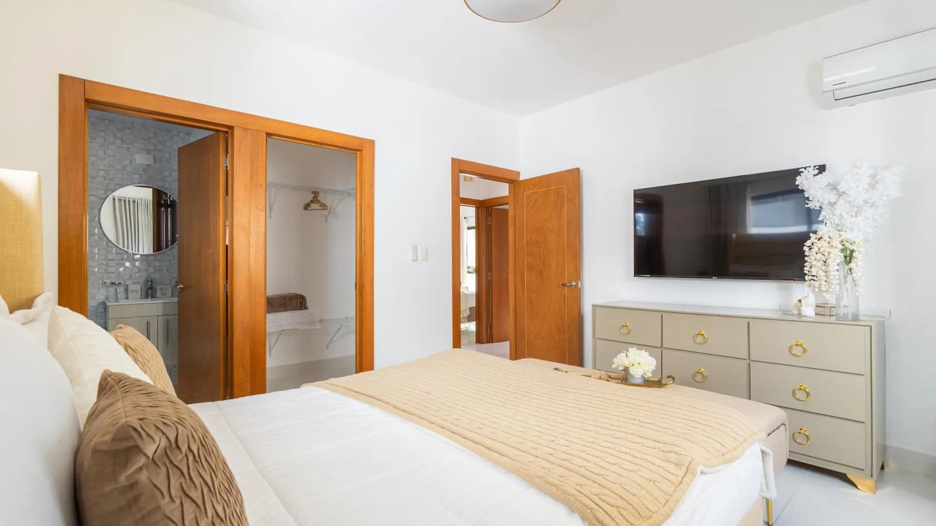 Santiago Oasis With Pool, Gym, & Free Parking Apartment Santiago De Los Caballeros Dominican Republic