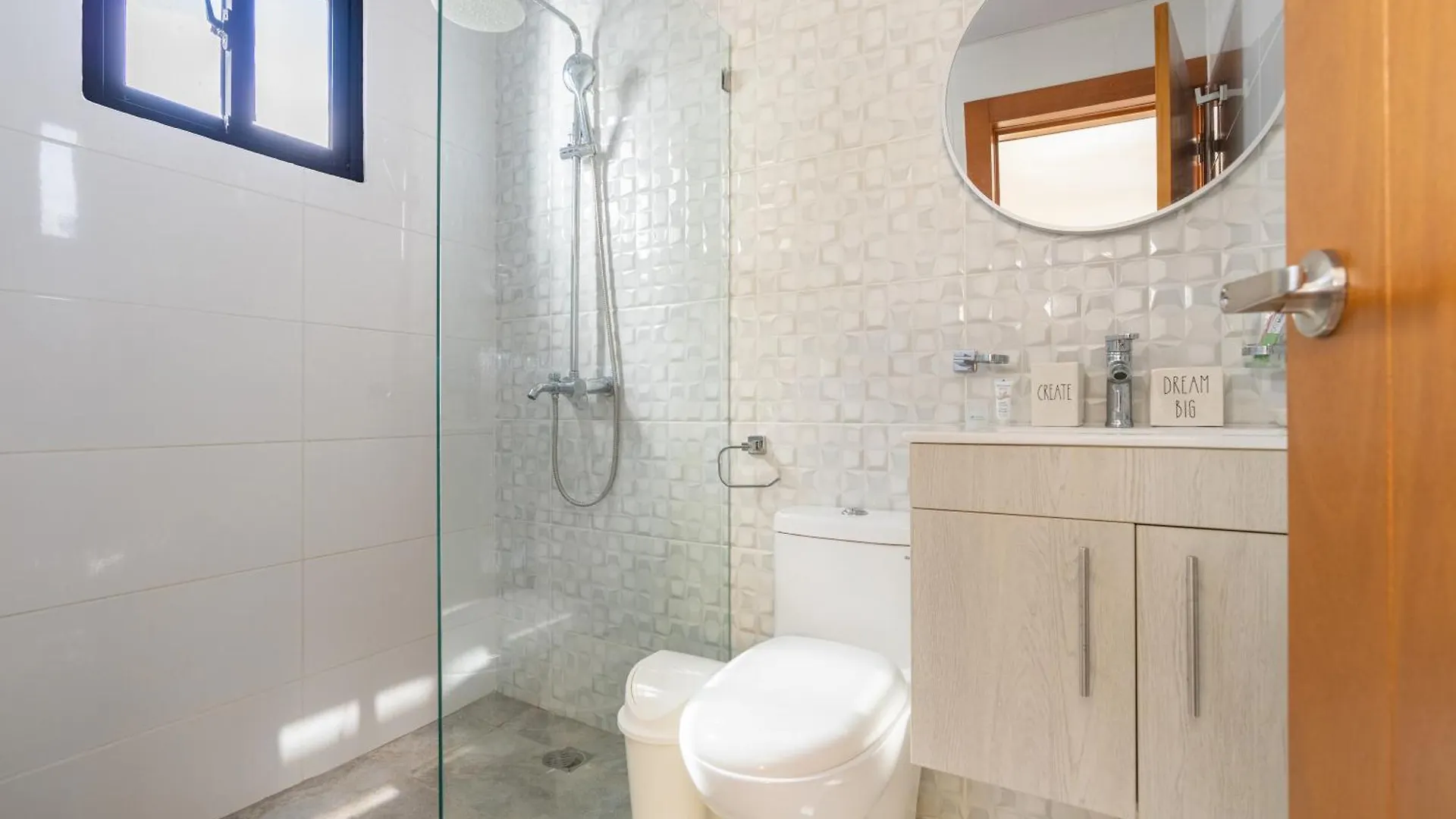 Santiago Oasis With Pool, Gym, & Free Parking Apartment Santiago De Los Caballeros